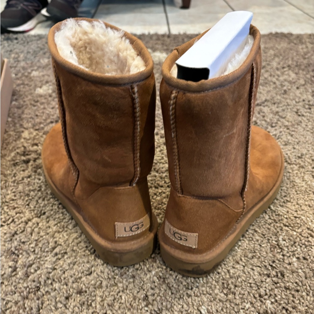 UGG - Picture 4 of 4